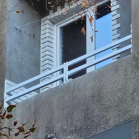 Cozy Spot At The Heart Of