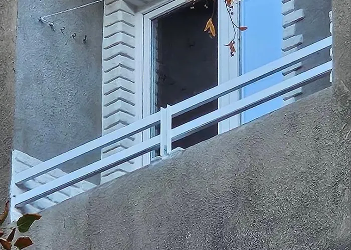 Cozy Spot At The Heart Of