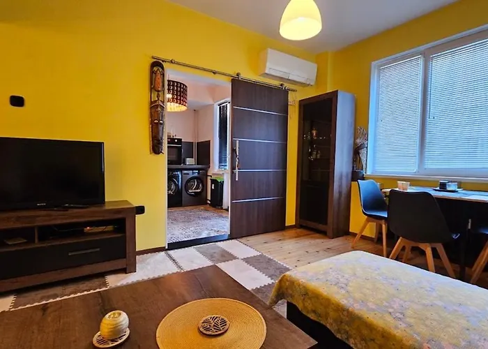 Cozy Spot At The Heart Of